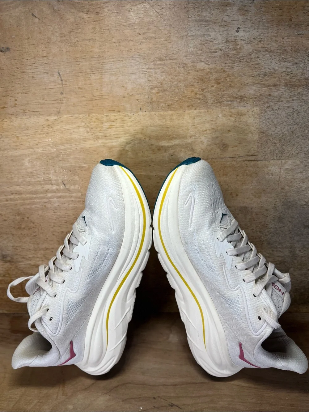 Hoka One One Clifton 10 Womens Size 7 Running Shoes Sneakers Birch Alabaster